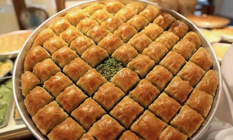 <p>BAKLAVA (PUAN: 4.2)</p>

<p>&nbsp;</p>
