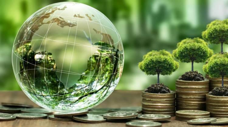 <p><strong>İklim finansmanı:</strong> Emisyonların azaltılması ve iklim değişikliğinin etkilerine uyum sağlanması amacıyla kullanılan kamu ve &ouml;zel sekt&ouml;r kaynakları. COP g&ouml;r&uuml;şmelerinde &ouml;zellikle gelişmiş &uuml;lkelerin gelişmekte olan &uuml;lkelere sağlayacağı finansman en &ouml;nemli m&uuml;zakere konularından biri.</p>
