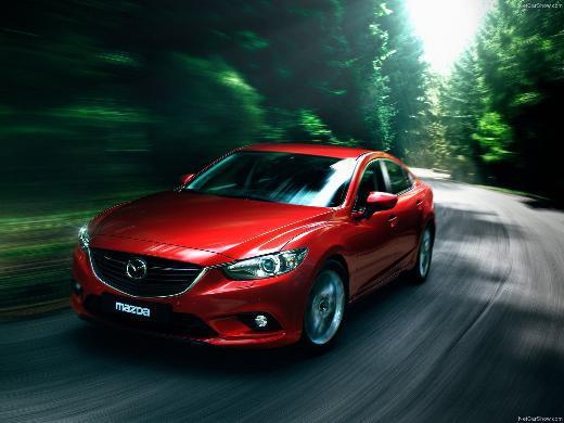 <p>Mazda: Mazda6 Japon marka uzun süredir beklenen Mazda6’nın yeni yüzünü ilk çeyrekte tüketicilerle tanıştırdı. Yeni Mazda6, CX-5’in ardından SKYACTIV teknolojisi ve KODO-Hareketin Ruhu tasarım dilini benimseyen yeni nesil Mazda araçlarının ikincisi unvanına sahip. Sedan ve station wagon gövde tipleri olan yeni Mazda6’nın 6 ileri otomatik şanzıman ile birlikte 2.0 litre 165 beygir, 2.5 litre 192PS benzinli ve 2.2 litre 129 Kw 175 beygir dizel motor seçenekleri ile satılacak.</p>