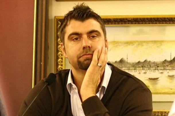 <p><strong>Mehmet Okur</strong><br />#mekanıncennetolsunselçukyula</p>