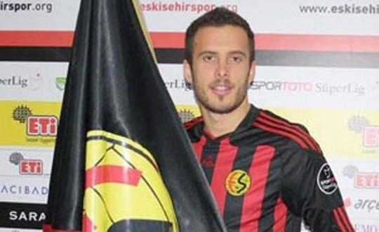 <p><strong>Ediz Bahtiyaroğlu </strong><br />Yaşı: 26 <br />Ülkesi: Türkiye <br />Kulübü: Eskişehirspor <br />Yıl: 2012</p>