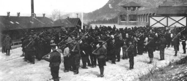 Çalışmak için 1900’lü yılların başında Kanada’ya giden 205 Türk’ün 1. Dünya Savaşı’nın başlamasının ardından evlerinden alınarak esir kamplarına götürüldüğü ortaya çıktı. 