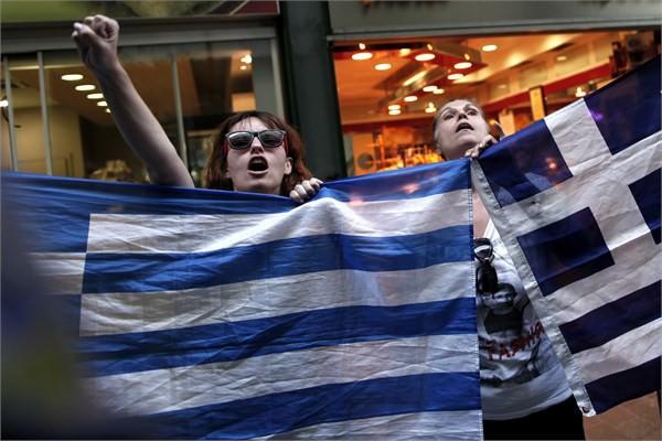 <p>2-Yunanistan Ülkenin milli geliri 249 milyar dolar. Borcun milli gelire oranı yüzde 156.</p>