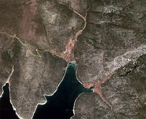 <p><strong>Cezaevinden çıktıktan sonra da gelmişti</strong></p>
<p>Koy, aslında Başbakan Recep Tayyip Erdoğan’ın bundan önce birkaç kez yaptığı tatillerle de gündeme gelmişti. Başbakan Erdoğan, dava arkadaşı, kadim dostu Kadir Boyacı ve kardeşlerinin de evinin bulunduğu koya 2010 yazında da yine bir Temmuz ayında gelmiş bu tatil de basına yansımıştı.</p>
