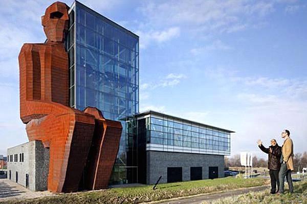 <p>02- Bank Nederlandse Gemeenten - Hollanda</p>
