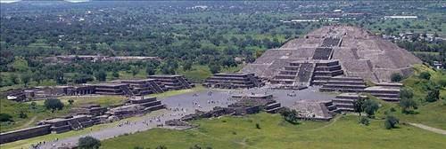 <p>Teotihuacan / Meksika</p>
