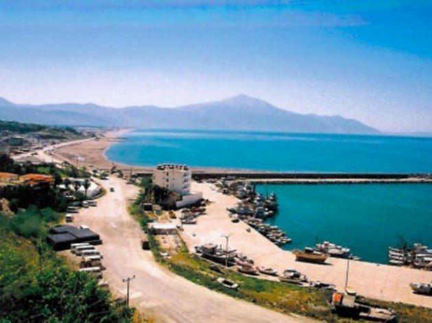 <p>HATAY</p>
<p> </p>
<p>Hataylı denekler AK Parti'den yana oy kullandı. 968 bin seçmeni bulunan Hatay'da bin denek üzerinde yapılan araştırmada eski Adalet Bakanı Sadullah Ergin yüzde 45 oy alırken, CHP'ye yüzde 36 oranında oy veren denekler, MHP'ye yüzde 7 oy verdi.</p>