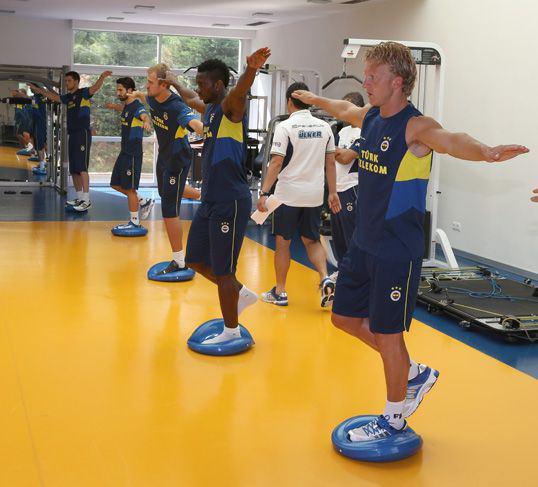 <p>Fenerbah&ccedil;e 11 Ağustos'ta Salzburg'la oynayacağı şampiyonlar ligi ma&ccedil;ının hazırlıklarını s&uuml;rd&uuml;r&uuml;yor...</p>