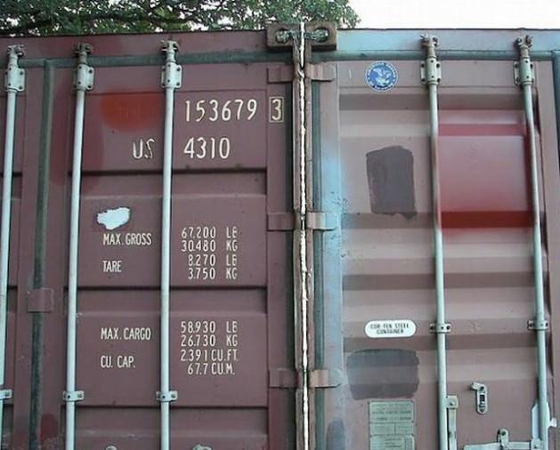 <p>Dışarıdan sıradan bir konteyner gibi g&ouml;r&uuml;n&uuml;yor, fakat i&ccedil;eri girince muhteşem bir ev ortaya &ccedil;ıkıyor</p>