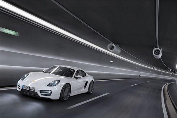 <p><strong>2017 Porsche 960</strong></p>