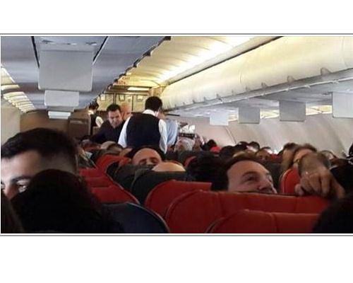 <p>Ferhat G&ouml;&ccedil;er, &ouml;nceki gece Kıbrıs&rsquo;ta yılbaşı konseri verdi. &Uuml;nl&uuml; şarkıcı, İstanbul&rsquo;a d&uuml;n sabah saat 09.40&rsquo;ta kalkan u&ccedil;akla d&ouml;nd&uuml;.</p>