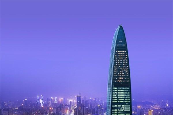 <p><strong>St. Regis Shenzhen - Çin<br /></strong><br />Çin'in Shenzhen eyaletindeki otel İngiliz tasarımcı Terry Farrell tarafından inşa edildi.</p>