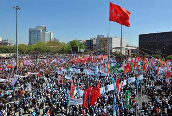 Emek ve Dayanışma Günü 1 Mayıs Çarşamba - 1 gün