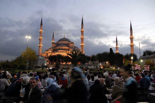 20. İnsanlar eğer Ramazan ayının kıymet ve ehemmiyetini hakkıyla bilselerdi, ümmetim, bütün senenin Ramazan olmasını temenni ederdi. 