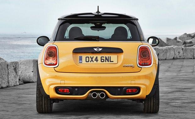 Yenilenen 2015 MINI, eski modellere nazaran 3.821 uzunluğu ile, 98mm daha uzun ve 44mm daha geniş olarak piyasada yerini alacak.
