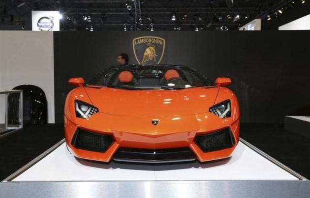 <p>Lamborghini Aventado</p>
<p>Lamborghini'nin ünlü Aventador modeli de fuarda boy gösteren modeller arasındaydı.</p>