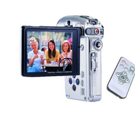 "Dijital fotoğraflar 100 yıl saklanır mı?" Kağıda basılır ya da güneş ışınlarından korunacak şekilde CD’de saklanırsa, evet.