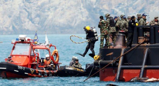 G&uuml;ney Kore'nin g&uuml;neybatısı a&ccedil;ıklarında ge&ccedil;en hafta batan feribotta hayatını kaybettiği kesinleşenlerin sayısı 181'e y&uuml;kseldi.