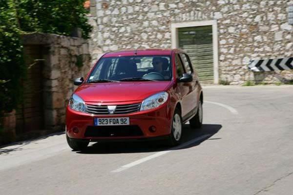 <p><strong>Yeni Dacia Sandero Ambiance 1.2 16V</strong><br />24.490 TL</p>