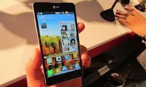 LG Optimus G 1 GHz çift çekirdek Cortex-A9 işlemciden güç alan LG Optimus L9, Android 4.0.4 işletim sistemi altında çalışıyor. 