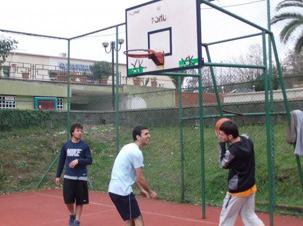 <p>Basketbol oynamak (Tek Pota) 30 dak 330 kalori</p>