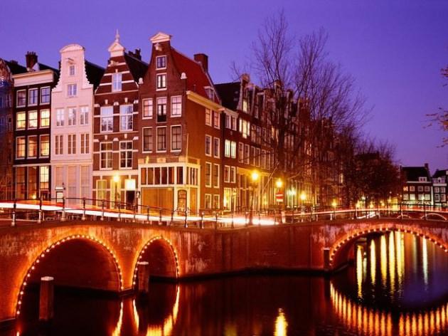 <p>20- Hollanda: 557.07 dolar</p>