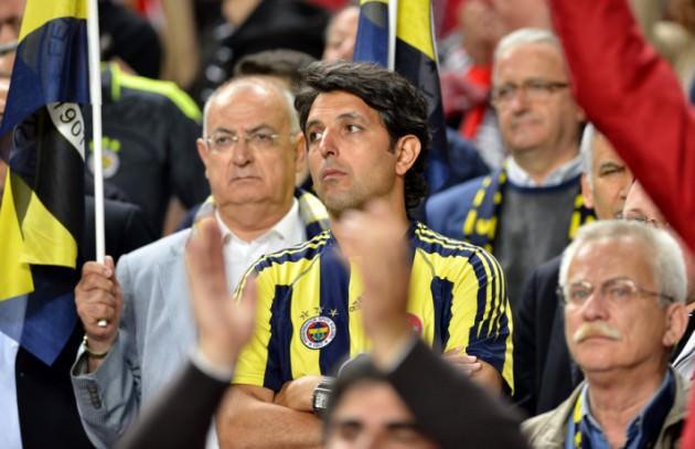 3/1 diyen akıl yoksunları! Fenerbahçe 3 günde bir maç yaparak buraya kadar geldi. Ertelenmiş bir tane maçı yok! Kayırılmak nasıl bir duygu?!