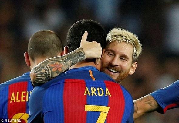 <p>İspanyol basını, Messi'nin yerini alacak isimler arasında favorinin Arda olduğunu savundu.</p>
