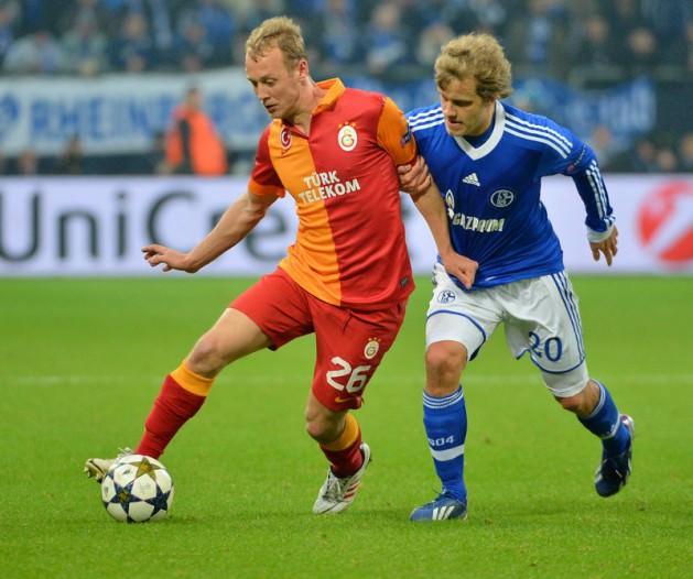 SON DAKIKA : Hamit Altıntop devre arasında attığı gol için "Bu sefer direğe vurmak istedim, gol oldu" dedi.