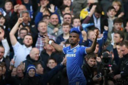 <p><strong>Samuel Eto'o, Chelsea</strong><br />33 yaşındaki futbolcunun sözleşmesi bitiyor ve takımdan ayrılmasına kesin gözüyle bakılıyor zira Mourinho'nun kafasında başka forvetler var. Her ne kadar Inter'in de adı geçse de Kamerunlu golcüyle ilgili en ciddi girişimi Beşiktaş gerçekleştiriyor. Fikret Orman'ın Londra'ya giderek transfer görüşmeleri yapması bekleniyor.</p>