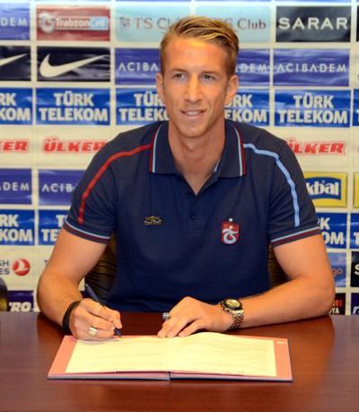 MARC JANKO (TRABZONSPOR) Admira Wacker (13 maç 2 gol), Red Bull Salzburg 108 maç 75 gol), Twente (45 maç 24 gol) ve Porto'nun (10 maç 4 gol) ardından Avusturyalı golcü Marc Janko'nun yeni adresi Trabzonspor oldu.