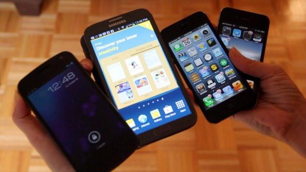 <p>Devir küçük ve kullanışlı olsun değil büyük ve gösterişli olsun devri. Bu yüzden akıllı telefonların boyutları büyümeye devam edecek.</p>