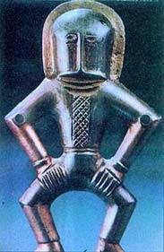 <p>Ünlü "Kiev Kozmonotu"</p>

<p>Bu heykelcik Avrupa'da bulunan " uzay adamı " özelliklerini gösteren tek buluntudur. Yaşı çok eskidir.</p>
