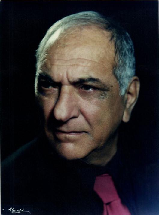 <p>19 Ocak 2013;<br /><br />Devlet Tiyatroları sanatçı ve rejisörü İsmet Hürmüzlü tedavi gördüğü hastanede yaşamını yitirdi. </p>