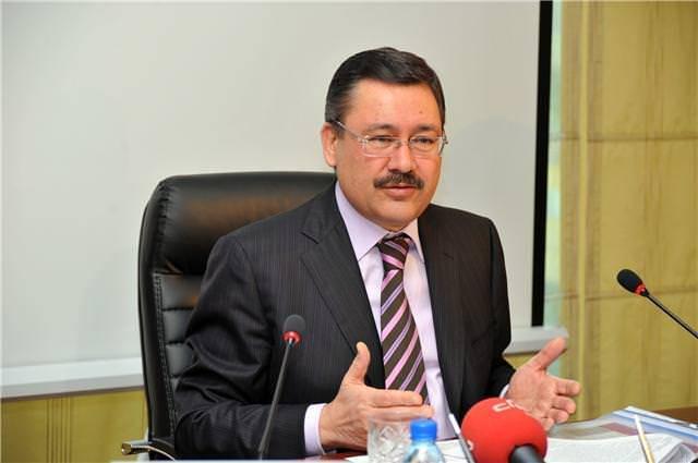 <p>Ankara Büyükşehir Başkanı Melih Gökçek: Anayasa değişikliği için referandumda evet diyorum. Güçlü Türkiye için ben de varım. .</p>

<p> </p>
