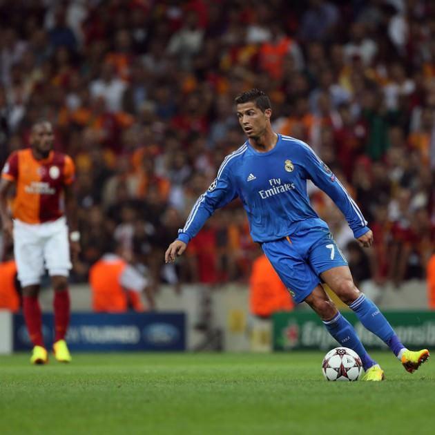 <p>9 yabancı 2 T&uuml;rk. Demekkı yabancı sınırlaması Turk futbolunun hayrınaymıs. Hakkını helal et Demıroren senı cok gec anladık</p>