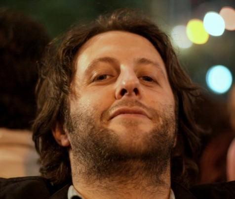 İLKER AYRIK Kanal D'de yayınlanan Geniş Aile dizisinin Mürsel'i İlker Ayrık, uzun bir süre yiyecek reklamları ile ekranlarda boy gösterdi. Kaynak: Milliyet