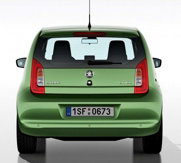 <p>1 litrelik benzinli motor, 4.5 litre tüketiyor.</p>