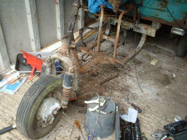 <p>Motosikletini satmak ya da atmak yerine, geri d&ouml;n&uuml;ş&uuml;m ger&ccedil;ekleştirmeye karar veren Robert, işe koyuldu.</p>