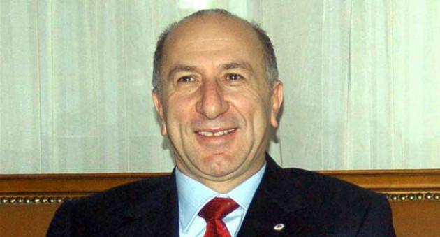 <p>Turgay Ciner - 1.2 milyar dolar</p>
