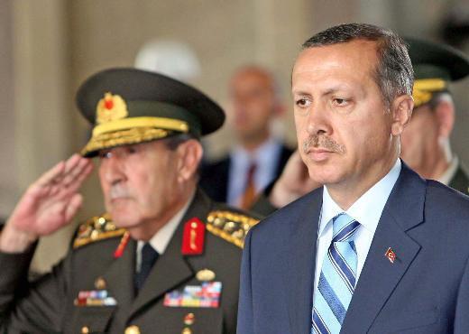 'DOLMABAHÇE'NİN KAYDI YOK' - Dolmabahçe'deki görüşme başbaşaydı. Ben de not almadım, Başbakan'ın not aldığını görmedim ve zaten baş başa görüşme başka görevli, sekretaryasından görevli filan da hiç kimse yok. Onun için öyle bir kayıt yok. 