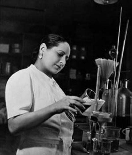 Helena Rubinstein 1870-1965 Kozmetik kavramını bulan ve bir servet sahibi olan Polonyalı girişimci.