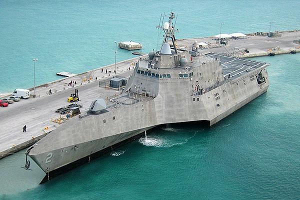 <p><strong>10. Littoral savaş gemisi</strong><br />Proje maliyeti: 37,4 milyar dolar. Littoral savaş gemisi (Littoral combat ship) sığ sularda hareket edebiliyor. Geminin bu &ouml;zelliğiyle, sahillere yaklaşamayan dev savaş gemilerine yardımcı olması planlanıyor. İlk gemi 2008'de suya indirildi.</p>
