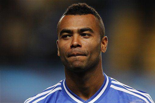 <p><strong>Ashley Cole, Chelsea</strong><br />Chelsea'de beklenen yaprak dökümünün bir yaprağı da Cole olacak. Yerini Cesar Azpilicueta'ya kaptıran 33 yaşındaki futbolcunun talipleri arasında Real Madrid var.</p>