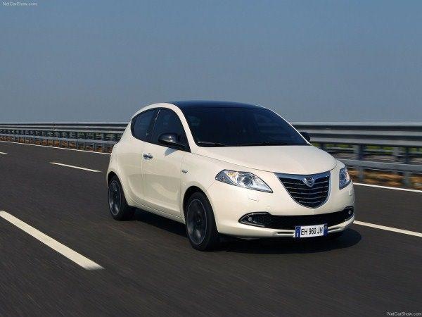 <p>TÜRKİYE’de Tofaş çatısı altında temsil edilen Lancia, tarzıyla fark yaratan mini şehir otomobili Ypsilon için, Aralık ayına özel kampanyasıyla fark yaratıyor.</p>