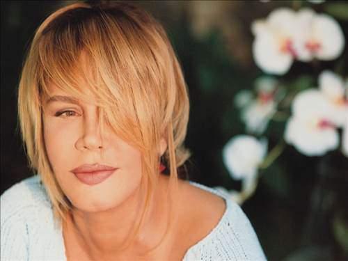 <p><strong>Sezen Aksu</strong><br />Bayramın ikinci g&uuml;n&uuml; Kıbrıs Savoy Otel'de sahne aldı. Kazandığı &uuml;cret ise 200 Bin TL&nbsp;</p>