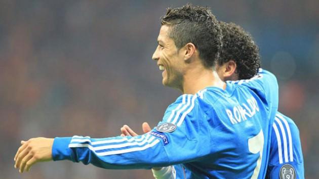 <p>Demet Akalın: Ronaldo’nun botokscusu kim acaba güzel dolmuş gözaltları</p>
