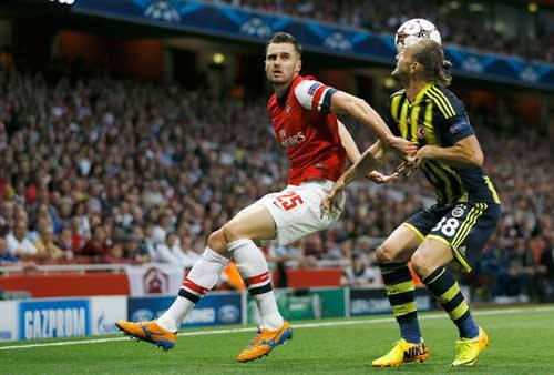 <p>Sırf 2 ay daha rahat gezmek i&ccedil;in milyonlarca Fenerbah&ccedil;e taraftarını kandırdın. Ne ge&ccedil;ti eline Aziz Yıldırım.?</p>