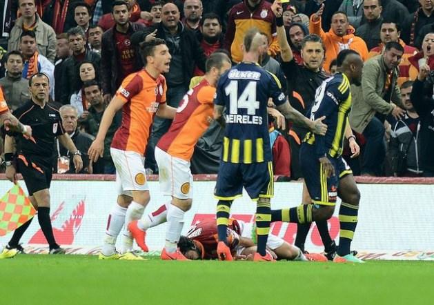 Melo'nun Emre'ye yaptığı hareket beni golden daha çok sevindirdi ne yalan söylim.