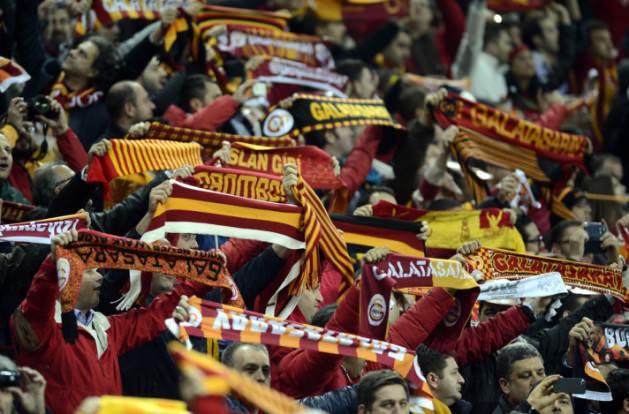 Hala madrid diyenler yine yok oldu :) tur gecesi olmadi ama gurur gecesi oldu tebrikler galatasaray :)